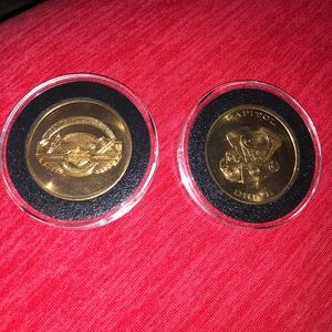 Enamel 🦅 pin and 2 Harley Davidson 100th anniversary coins 🪙 in holder
